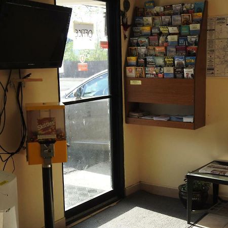 Relax Inn Rome Bagian luar foto