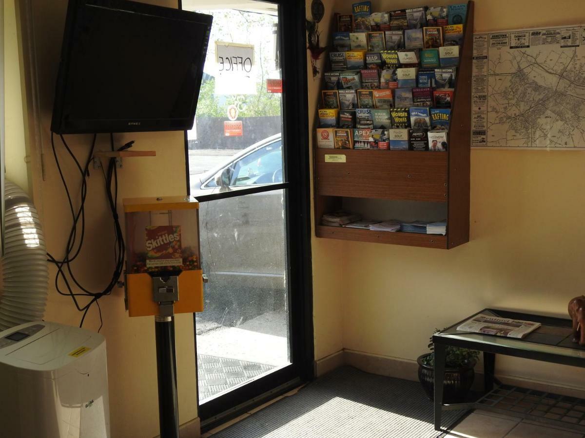 Relax Inn Rome Bagian luar foto