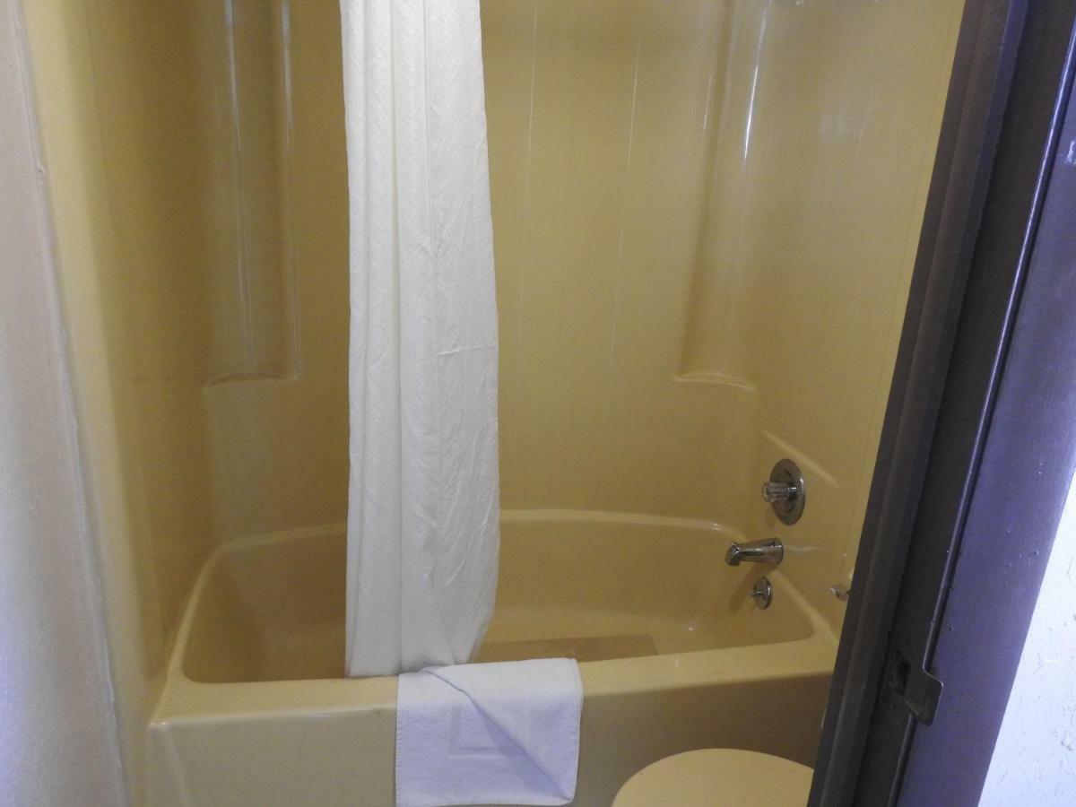 Relax Inn Rome Bagian luar foto