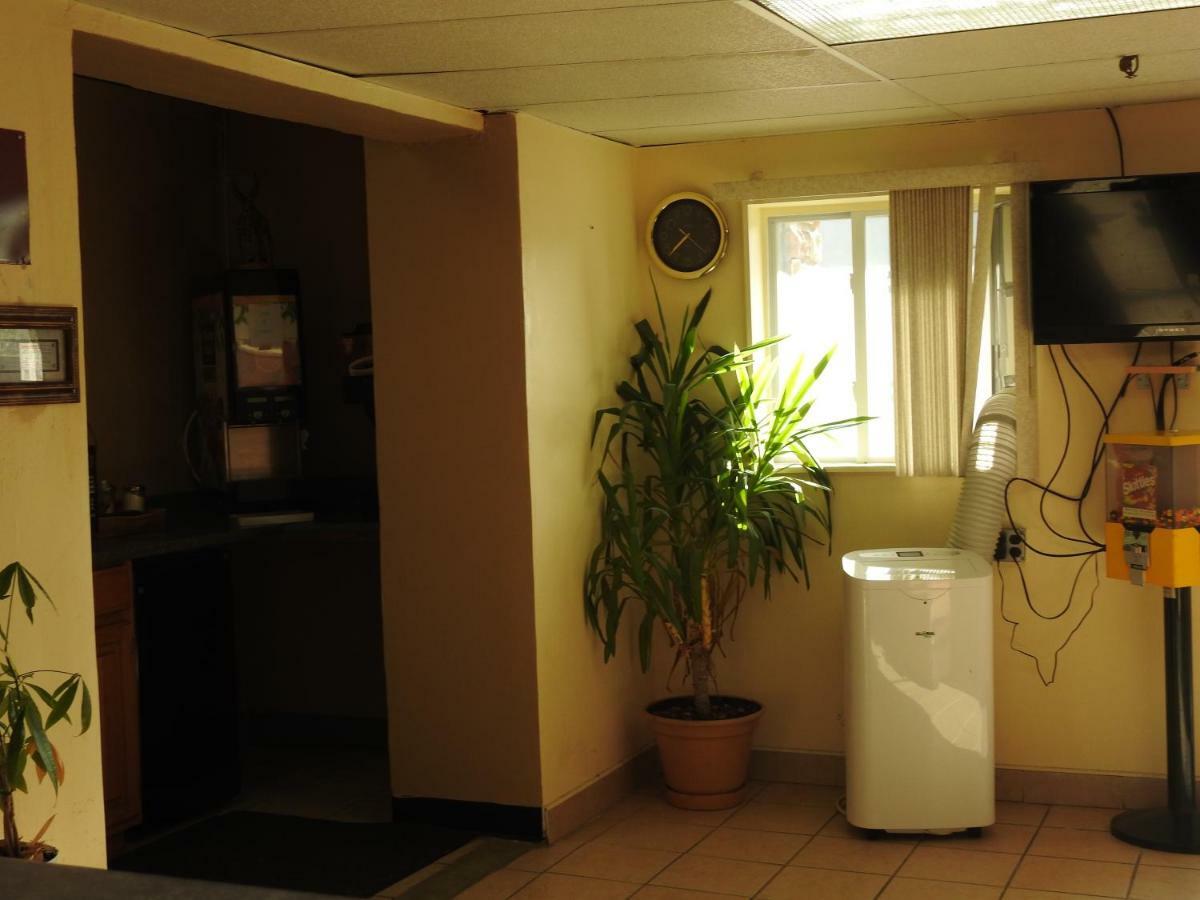 Relax Inn Rome Bagian luar foto
